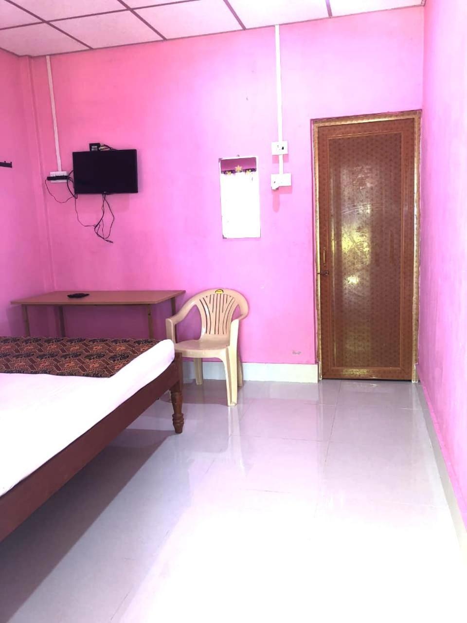 ホテル Blue Bird Residency Lakshmanpur エクステリア 写真